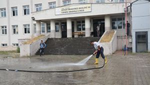 Patnos Belediyesi'nden Okullara Temizlik Çalışması