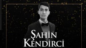 Şahin Kendirci Ayakta Alkışlandı.