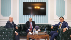 Ağrı Aile ve Sosyal Hizmetler İl Müdürü Mehmetşafi ERİM İlçe Kaymakamımız Sayın Yusuf CANKATAR’ı makamında ziyaret etti.