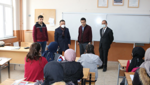 İlçe Kaymakamımız Sayın Yusuf CANKATAR, İlçemiz 15 Temmuz Şehitleri Anadolu İmam Hatip Lisesine ziyarette bulundu.