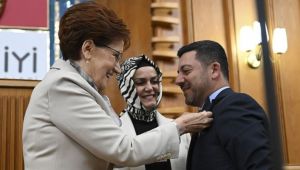 ''Eski AK Partili Nevşehir Belediye Başkanı Rasim Arı İYİ Parti’ye katıldı.''