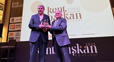 Başkan Taşkın'a Hizmet Ödülü: Patnos İlçeler Arasında Birinci Seçildi