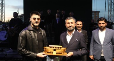 Semicenk Konseri Ağrı'da Binlerce Genci Bir Araya Getirdi