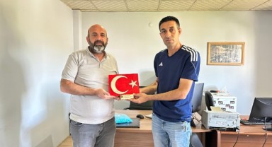 Patnos Gençlik Spor'dan Semih Yardımcı'ya Anlamlı Plaket