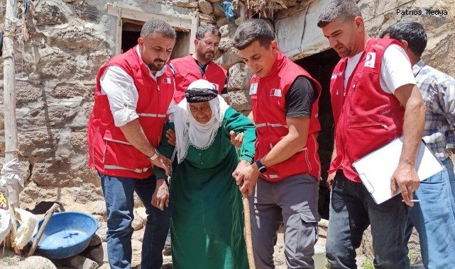 Patnos'ta Kızılay'dan 90 Yaşındaki Teyzeye Sıcak Dokunuş