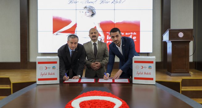 “Bir Sınıf Bir Koli” Projesi