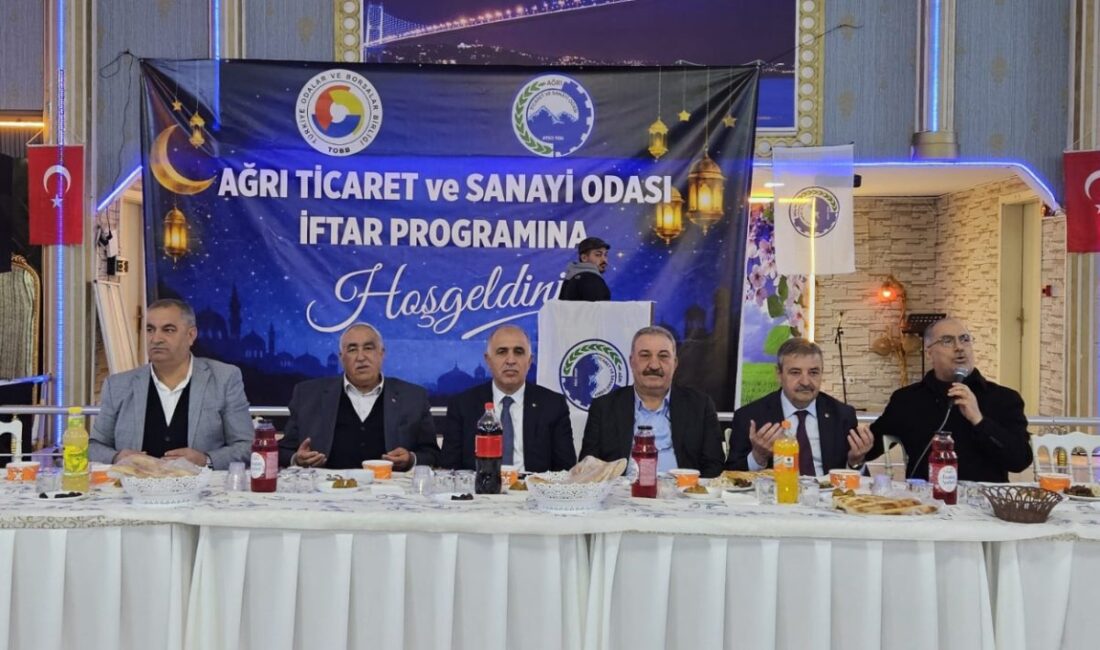 ATSO Başkanı Saim Alpaslan, Patnos'ta düzenlenen iftar programında odanın 7,5