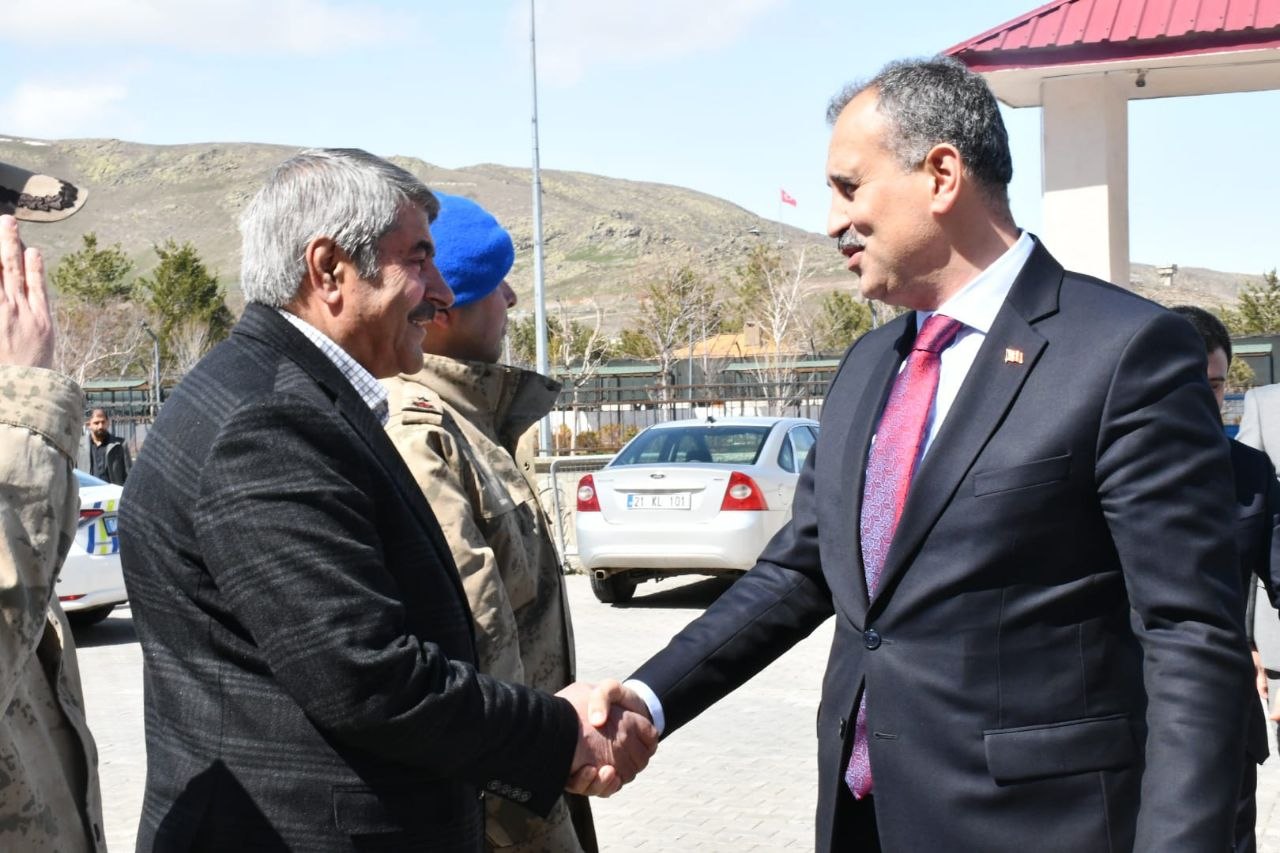 Ağrı Valisi Önder Bozkurt Patnos’ta Temaslarda Bulundu