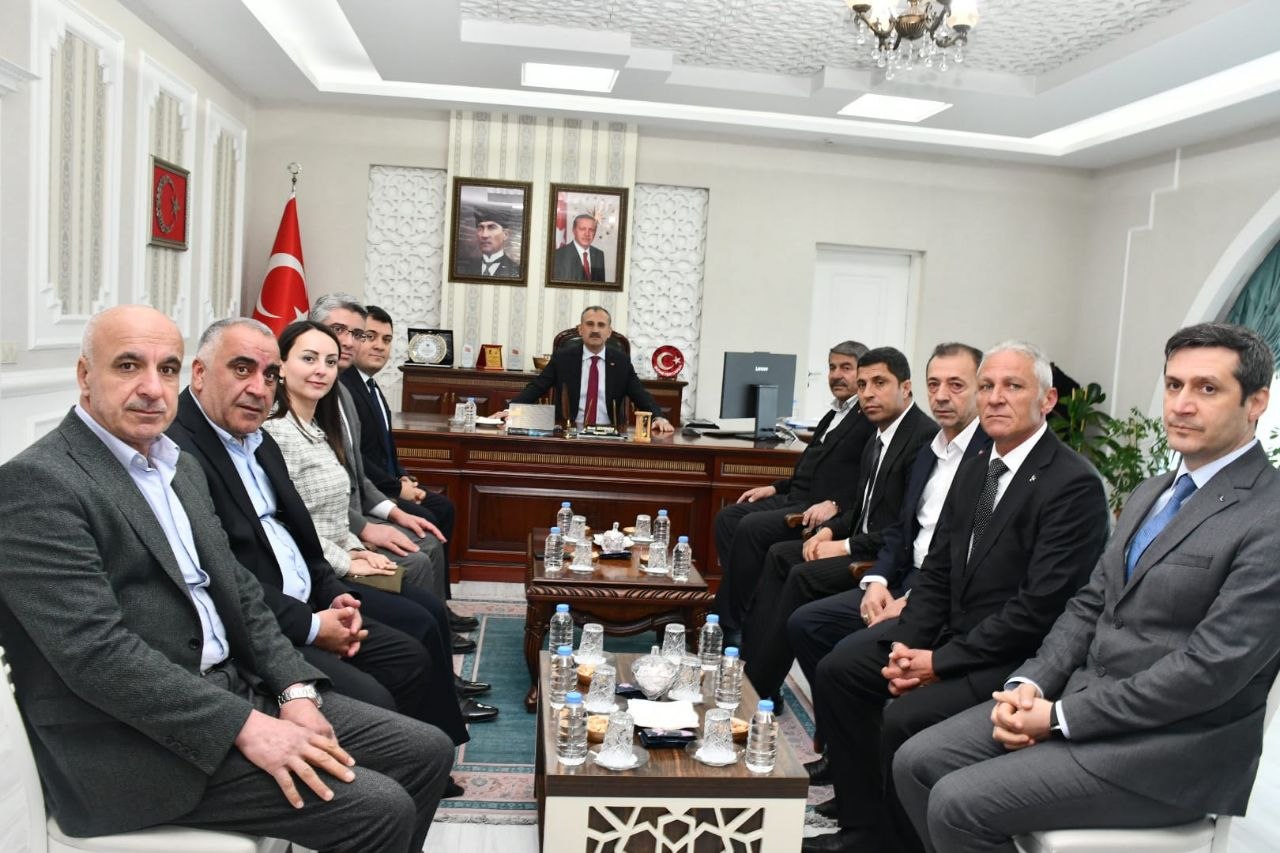 Ağrı Valisi Önder Bozkurt Patnos’ta Temaslarda Bulundu