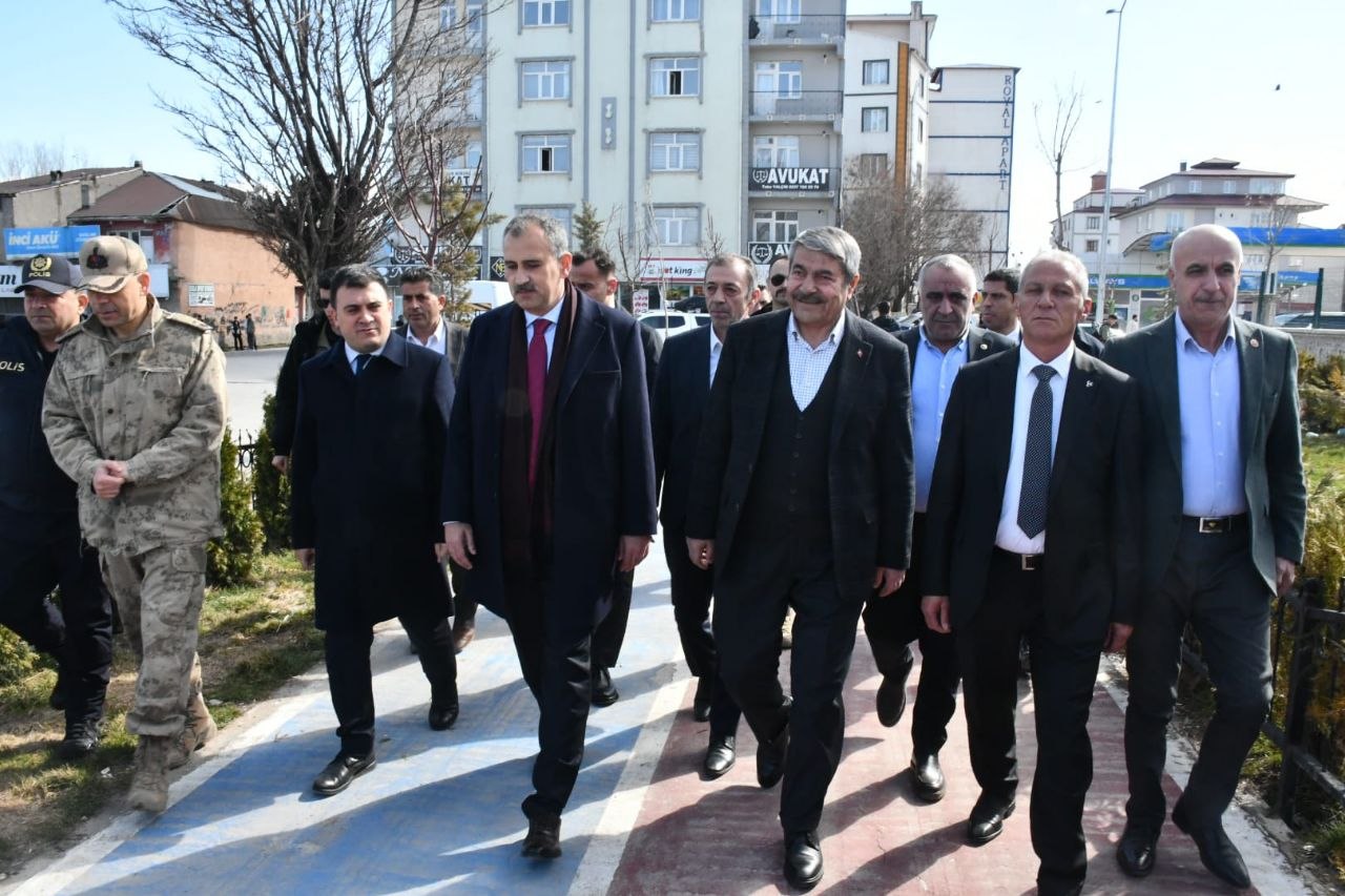 Ağrı Valisi Önder Bozkurt Patnos’ta Temaslarda Bulundu