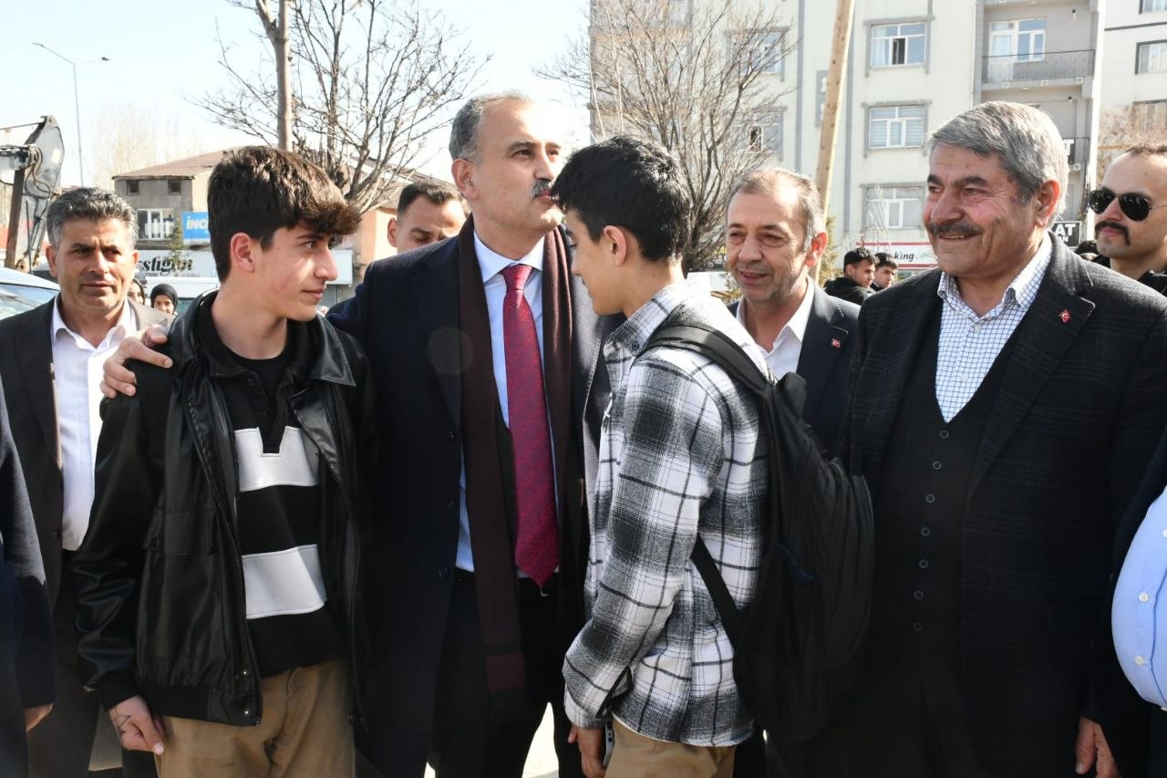 Ağrı Valisi Önder Bozkurt Patnos’ta Temaslarda Bulundu