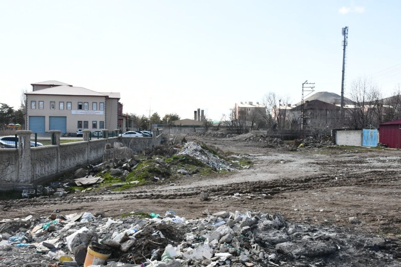 Ağrı Valisi Önder Bozkurt Patnos’ta Temaslarda Bulundu