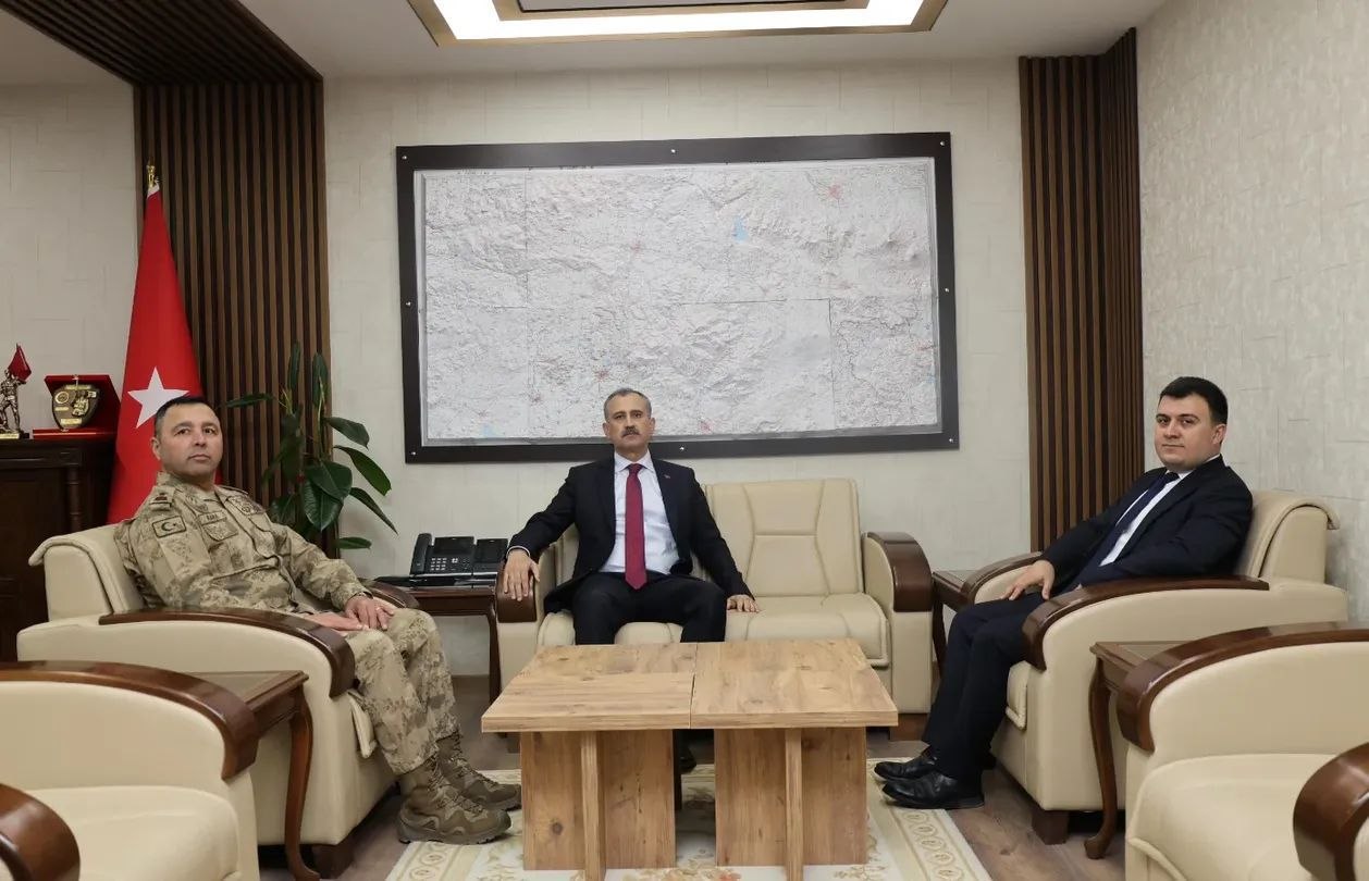 Ağrı Valisi Önder Bozkurt Patnos’ta Temaslarda Bulundu