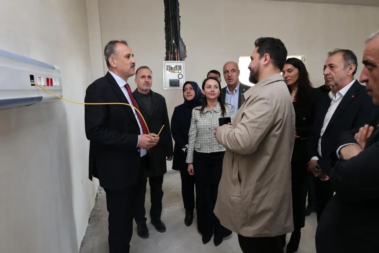 Ağrı Valisi Önder Bozkurt Patnos’ta Temaslarda Bulundu