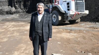 Patnos Belediye Başkanı Abdulhalık Taşkın, eski çöp depolama alanındaki çalışmaları