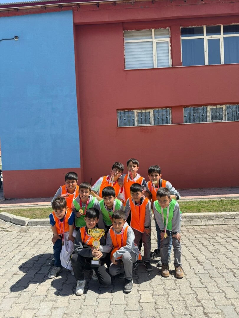 PATNOS CENGİZ ÇIKRIK İLKOKULU AĞRI ÜÇÜNCÜSÜ OLDU