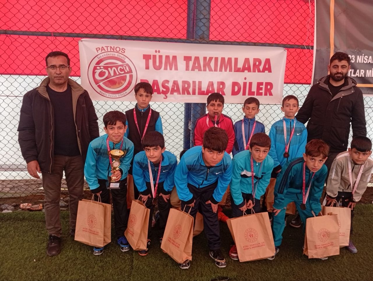 PATNOS CENGİZ ÇIKRIK İLKOKULU AĞRI ÜÇÜNCÜSÜ OLDU